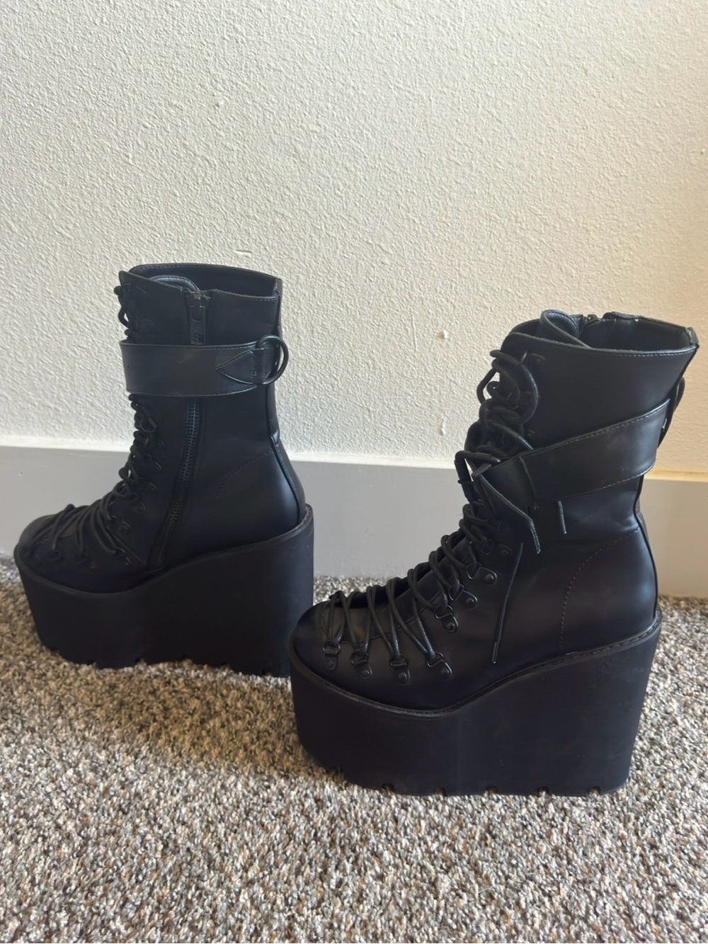 Dolls Kill Traitor Platform Boots - Picture 4 of 6